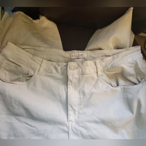 Raw hem Judy Blue jeans, very comfy, run big Bin B